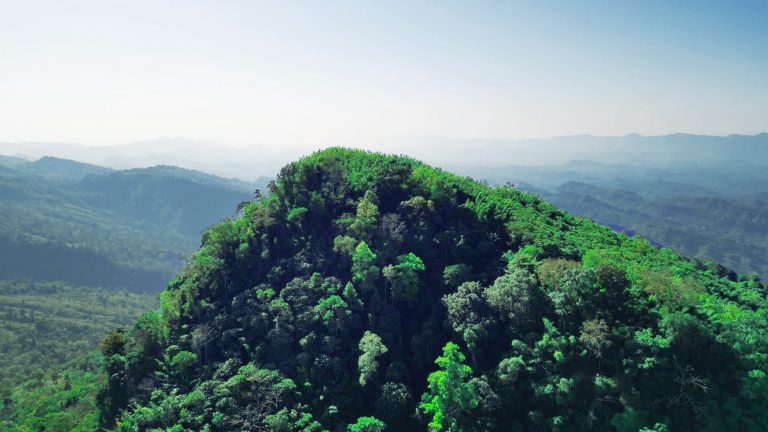ক্রিসতং থেকে রুংরাং ট্রেইলের পাহাড়ি দৃশ্য