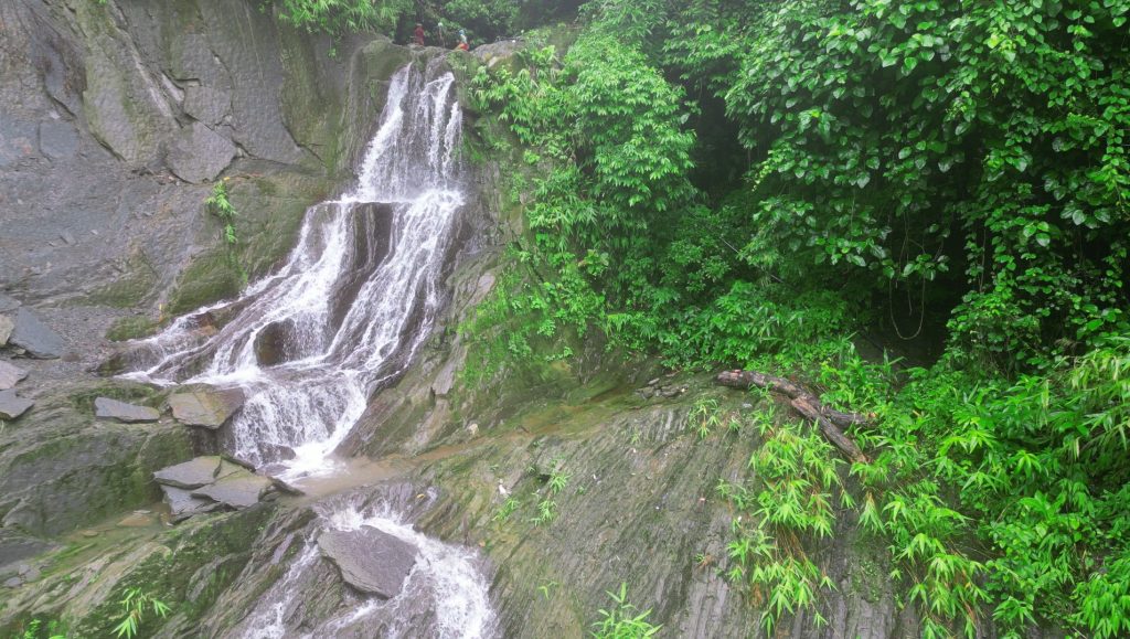 ন-কাটা ঝর্ণা